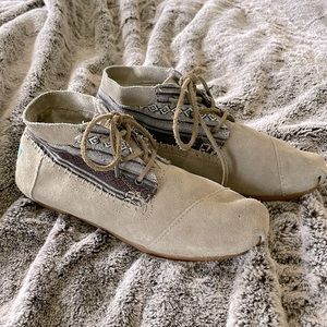 Toms Suede Booties